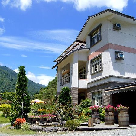 Left Bank Bnb Jiaoxi Extérieur photo