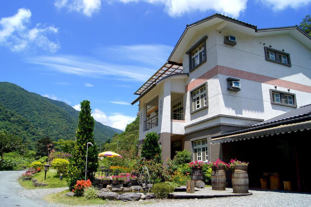 Left Bank Bnb Jiaoxi Extérieur photo